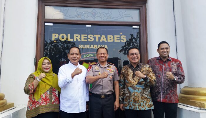 Perkuat Sinergi, Pimpinan DPRD Surabaya Sambangi Polrestabes Bahas Kamtibmas hingga Perlindungan Anak
