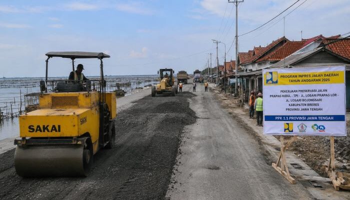 Jalan Rawan Rob di Brebes Diperbaiki, Proyek Inpres Jalan Daerah Ditargetkan Selesai Juni 2026
