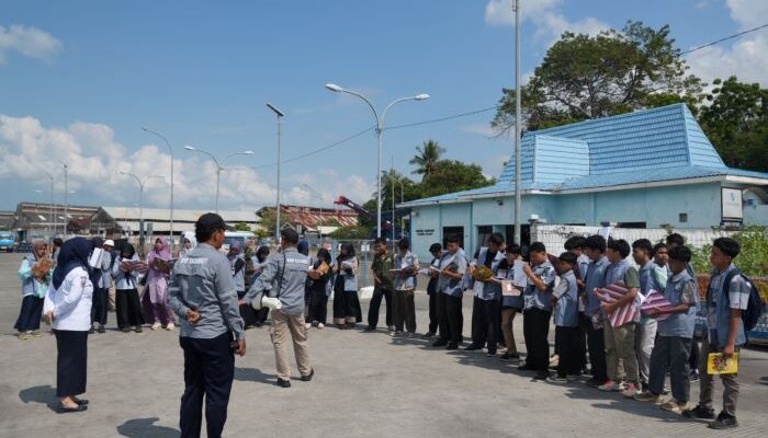 KSOP Kalianget Dampingi Kunjungan Edukatif BINAR Junior High School di Pelabuhan Kalianget