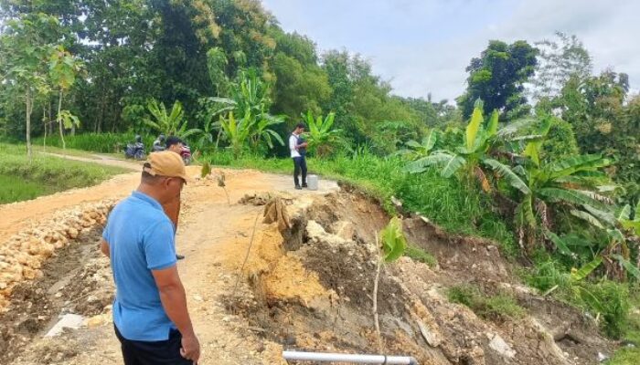 Longsor Sungai Lusi Mengancam, Jalan Penghubung Kalirejo–Tanjungsari Terancam Putus