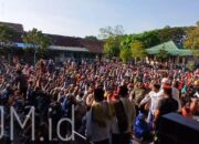 Ribuan Warga Berebut Kupon Daging Kurban di Masjid Jabalul Khoir Purwodadi