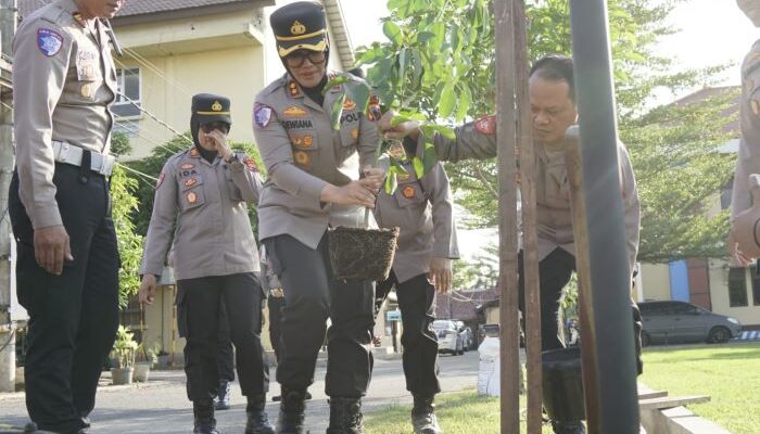 Kapolres Sragen Lestarikan Pohon Padmonobo, Warisan Budaya dan Spiritual Masyarakat Jawa