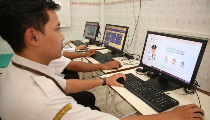 Kuota SMP Surabaya 42 Ribu Kursi, Pemkot Pastikan Semua Siswa Tertampung