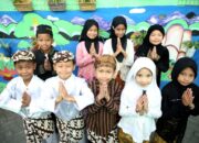 Surabaya Raih Penghargaan Nasional Revitalisasi Bahasa Daerah, Program “Kemis Mlipis” Jadi Sorotan