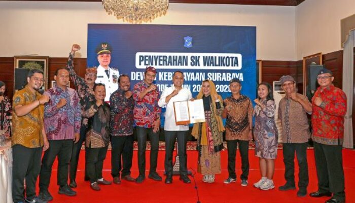 Eri Cahyadi Serahkan SK Dewan Kebudayaan Surabaya 2026–2029, Dorong Seni Gratis dan Regenerasi Budaya