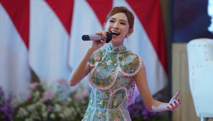 Rindu Kampung Halaman, Kepulangan Icha ke Jember Disambut Hangat