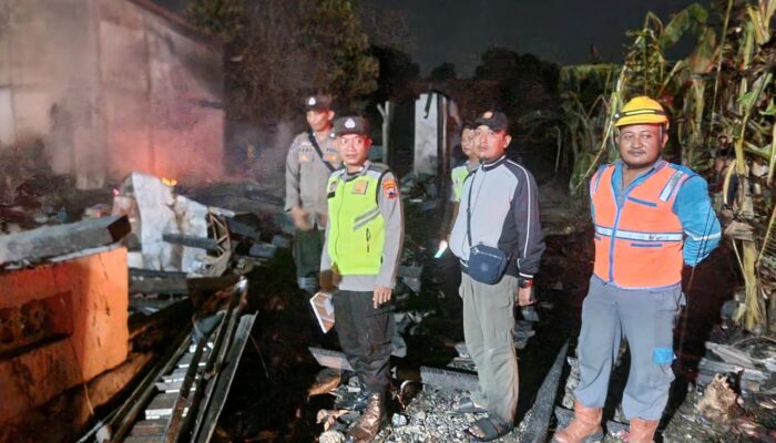 Tiga Rumah di Tegowanu Terbakar, Kerugian Capai Rp105 Juta