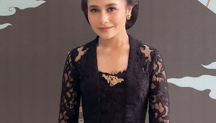 Prilly Latuconsina Terkesan Ikut Kirab Suro Mangkunegaran, Sebut Jadi Momen Refleksi Diri