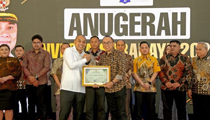 Pemkot Surabaya Gelar AIS 2025, 22 Perusahaan Terbaik Raih Penghargaan Investasi