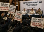 Diskusi Pejabat di UGM Ricuh, Mahasiswa Tuding Budiman Sudjatmiko “Pengkhianat Reformasi”