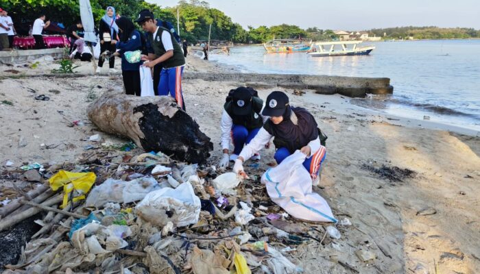 Peringatan Hari Lingkungan Hidup Sedunia, Pemkab Jepara Pelopori Gerakan Bersih Pantai 