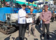 Amankan Swasembada Pangan, Bupati Lamongan Serahkan Bantuan Alsintan ke Poktan