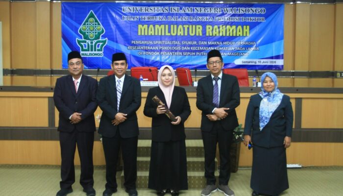 Dari Desa Pesisir Rembang, Rahmah Sukses Raih Gelar Doktor di Tengah Keterbatasan