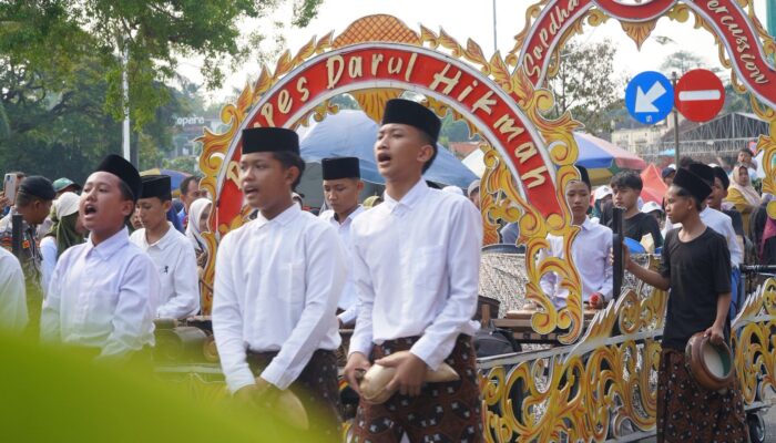 Ribuan Santri Semarakkan Kirab Tahun Baru Islam 1448 Hijriah di Jepara