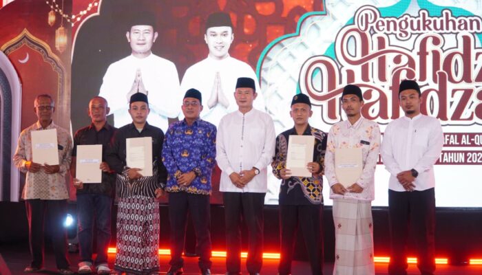 3.162 Hafidz dan Hafidzah Dikukuhkan, Lamongan Teguhkan Identitas Kota Religius