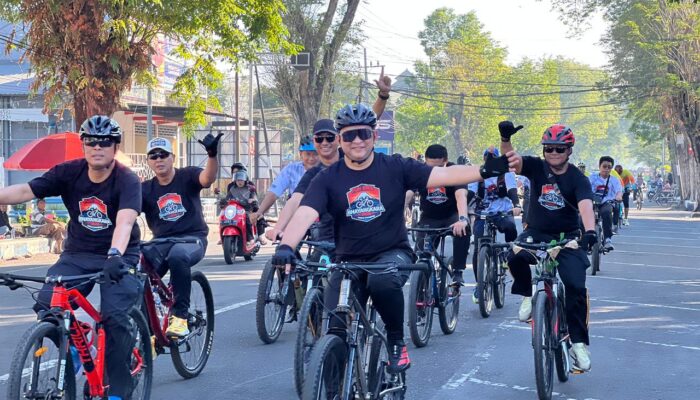 Polres Lumajang Gelar Gowes, Ribuan Pesepeda Sambut Hari Bhayangkara ke – 80