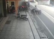 Honda Vario 125 Milik Pelanggan Raib Dicuri di Depan Toko Roti Chi2 Mojokerto, Terekam CCTV