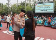 Sambut Hari Bhayangkara ke-80, Polres Nganjuk dan Bhayangkari Salurkan Ratusan Paket Sembako untuk Tukang Becak