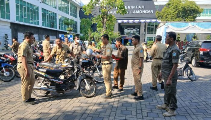 Pemkab Lamongan Gelar Apel Kendaraan Dinas, Pastikan Administrasi dan Pajak Kendaraan Tertib