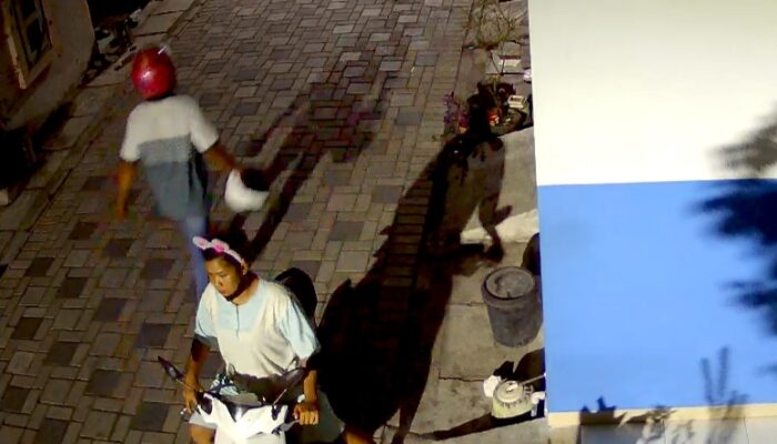 Tangga dan Helm Warga Sememi Raib Digasak Maling, Aksi Pelaku Terekam CCTV