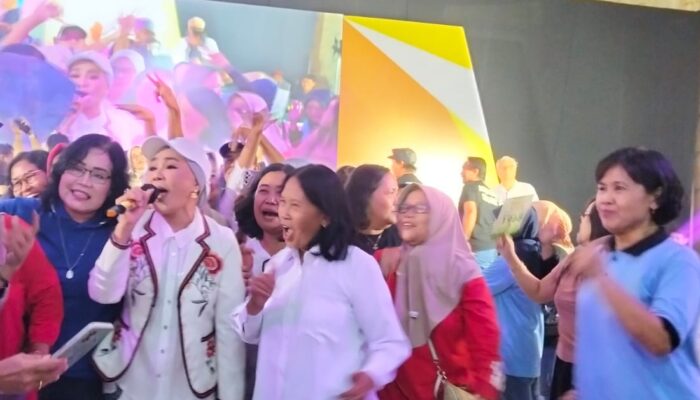 Dewi Gita dan Inul Daratista Bikin Reuni Emas SMA Kristen Purwodadi Gegap Gempita