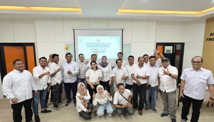 Tutup UKW Angkatan ke-24, Lembaga Uji Unitomo Cetak 21 Wartawan Profesional