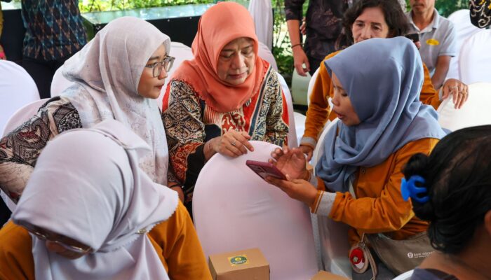 Surabaya Uji Coba Perlinsos Digital, Permudah dan Pertepat Penyaluran Bansos