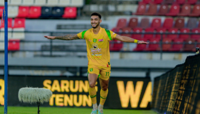 Persebaya Pertahankan Jefferson Silva, Tavares: Pilar Penting di Sisi Kiri