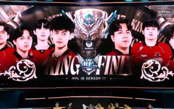 Bigetron by Vitality mengangkat trofi juara MPL ID Season 17 di Jakarta International Velodrome