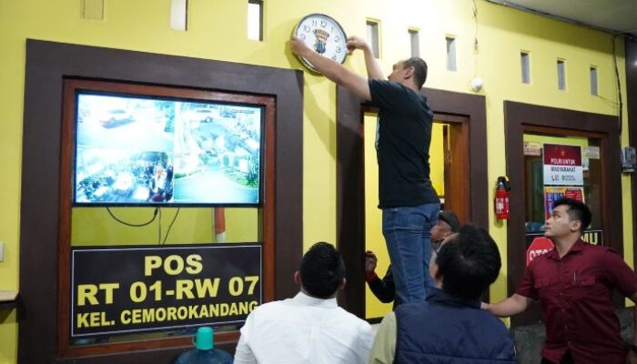 Sambangi Poskamling Cemorokandang, Kapolresta Malang Kota Serap Aspirasi Warga hingga Tingkat RT