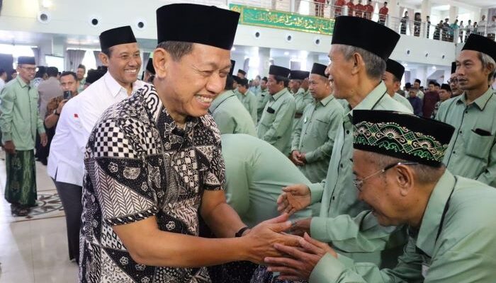 Bupati Sam’ani Lantik 9 Pengurus DPAC FKDT Kudus, Perkuat Pendidikan Diniyah dan Cetak Generasi Berakhlak