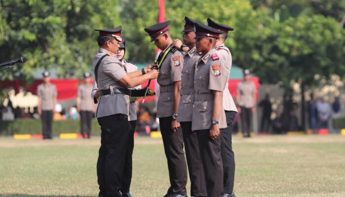 Anak Buruh Tani Jadi Lulusan Terbaik Predikat Cendekia Bintara Kemampuan Brimob di SPN Polda Jatim