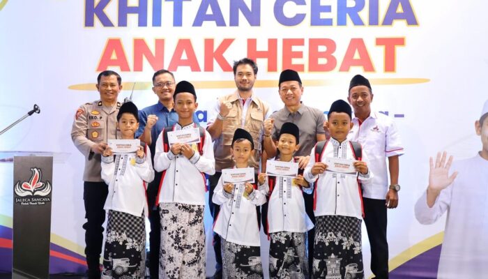 Jaga Harmoni dengan Masyarakat Jaleca Tri Tunggal Gelar Khitanan Massal 50 Anak di Kudus