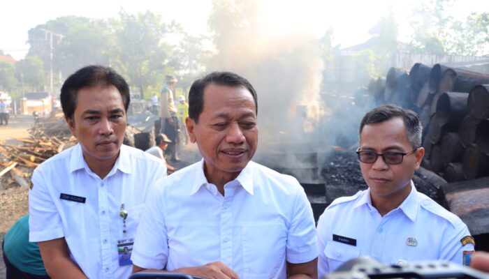 Tinjau Dapur Aspal PUPR Bupati Kudus Janji Perbaikan Jalan Lebih Responsif