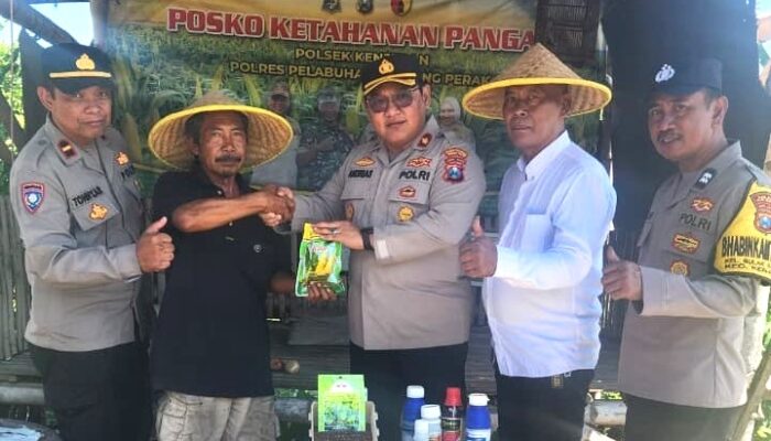 Polres Pelabuhan Tanjung Perak Salurkan Bibit dan Obat Hama ke Petani Kenjeran