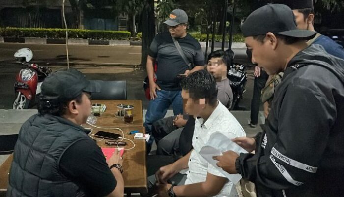 Polres Pasuruan Kota Amankan 4 Debt Collector, Diduga Lakukan Pemerasan terhadap Warga