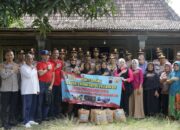 Taruna Akpol Angkatan 60 Tebar Kepedulian, Bantu Lansia dan Dhuafa di Sragen