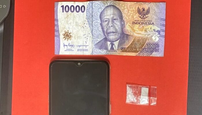 Satresnarkoba Nganjuk Tangkap Terduga Pengedar Sabu di Teras Indomaret Kertosono