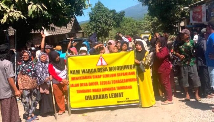 Warga Mojoduwur Nganjuk Blokade Jalan, Tuntut Aktivitas Tambang Galian C Dihentikan