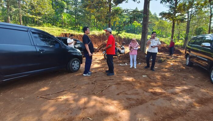 Petugas Gabungan Hentikan Penggalian Tanah Tak Berizin di Ngabul
