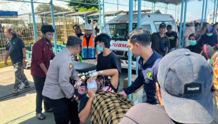 Polres Gresik Sediakan Ambulans Gratis, Bantu Pasien Asal Bawean Dapat Layanan Medis