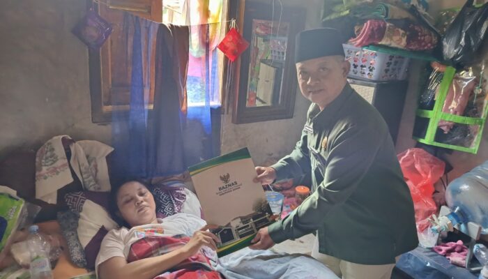 Baznas Jepara Salurkan Bantuan kepada Difabel, Biayai Pengobatan hingga Renovasi Rumah Roboh