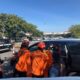 Tim SAR Evakuasi Jenazah Perempuan Dalam Mobil Di Tempat Parkir Bandara Juanda