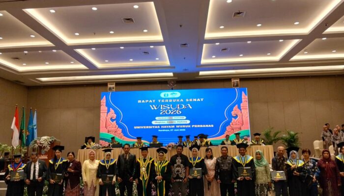 UHW Perbanas Wisuda 184 Lulusan, Cerita Evi Raih Juara Nasional Jadi Inspirasi Generasi Muda