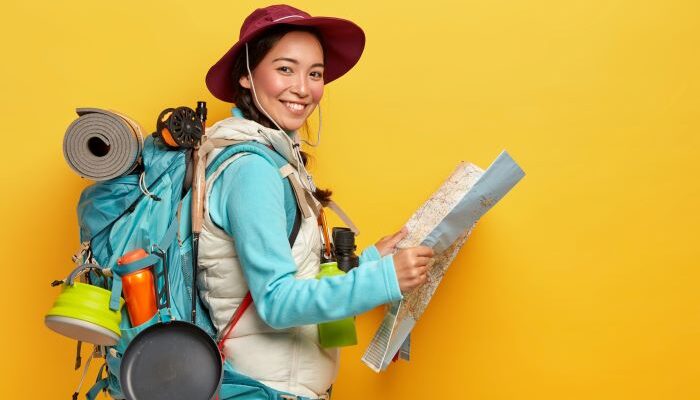 15 Barang yang Wajib Dibawa Saat Traveling agar Liburan Nyaman dan Aman
