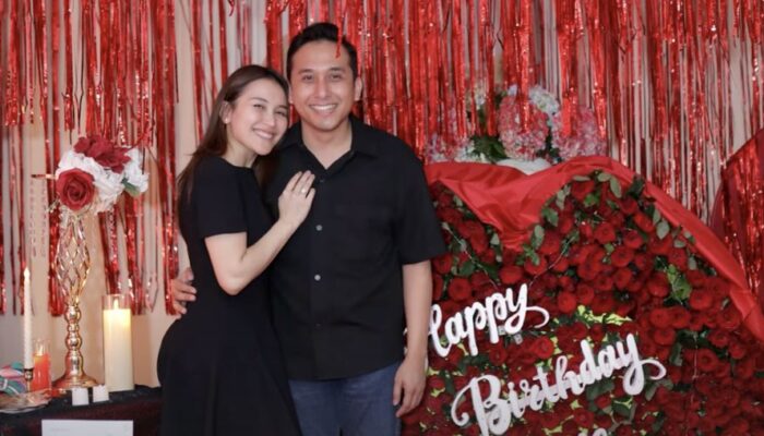 Ayu Ting Ting Rayakan Ulang Tahun, Perlakuan Kevin Gusnadi di Depan Keluarga Curi Perhatian