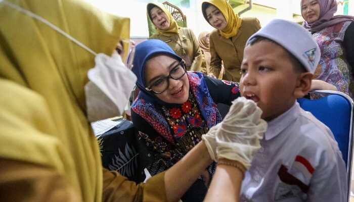 Pemkot Surabaya Gandeng MUI dan Kemenag, Targetkan Cakupan Imunisasi Anak Sekolah Capai 90 Persen