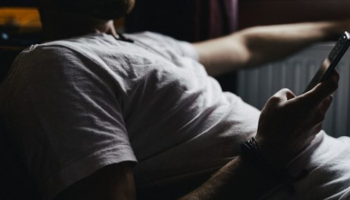 Susah Tidur Meski Badan Lelah? Ini 5 Penyebab yang Sering Tidak Disadari