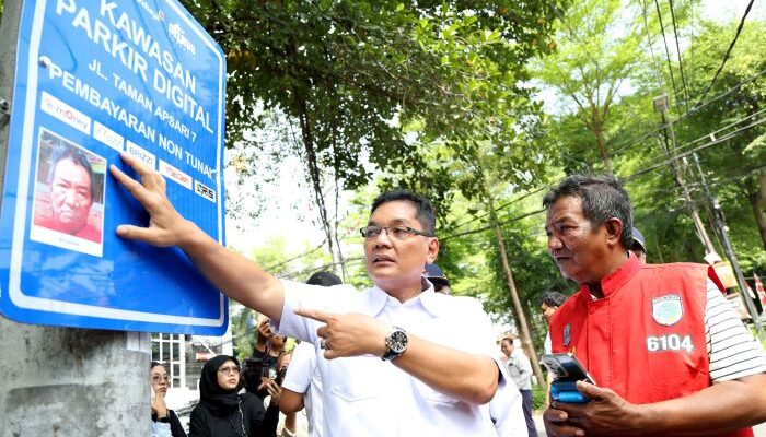 Dishub Surabaya Pasang Foto Juru Parkir di Rambu Digital, Cegah Penyalahgunaan Identitas dan Tingkatkan Transparansi
