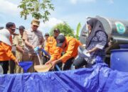 Atasi Kekeringan, Pemkab Lamongan Salurkan 25 Ribu Liter Air Bersih untuk Warga Sarirejo